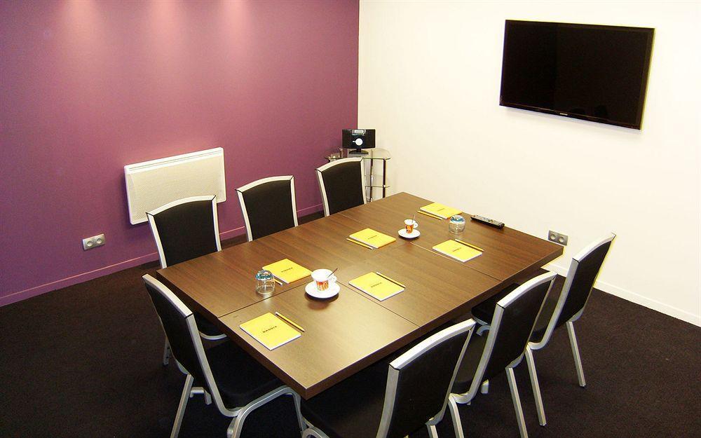 Hotel Foch Tarbes Bagian luar foto
