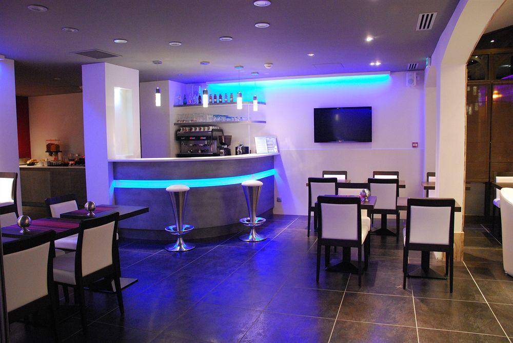 Hotel Foch Tarbes Bagian luar foto