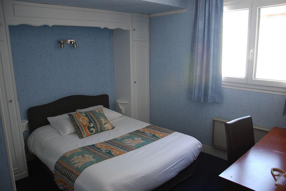 Hotel Foch Tarbes Bagian luar foto
