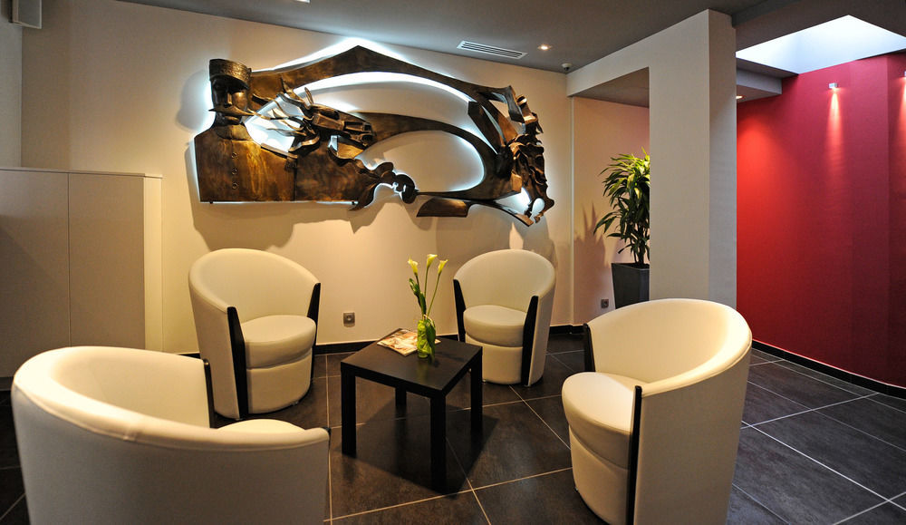 Hotel Foch Tarbes Bagian luar foto