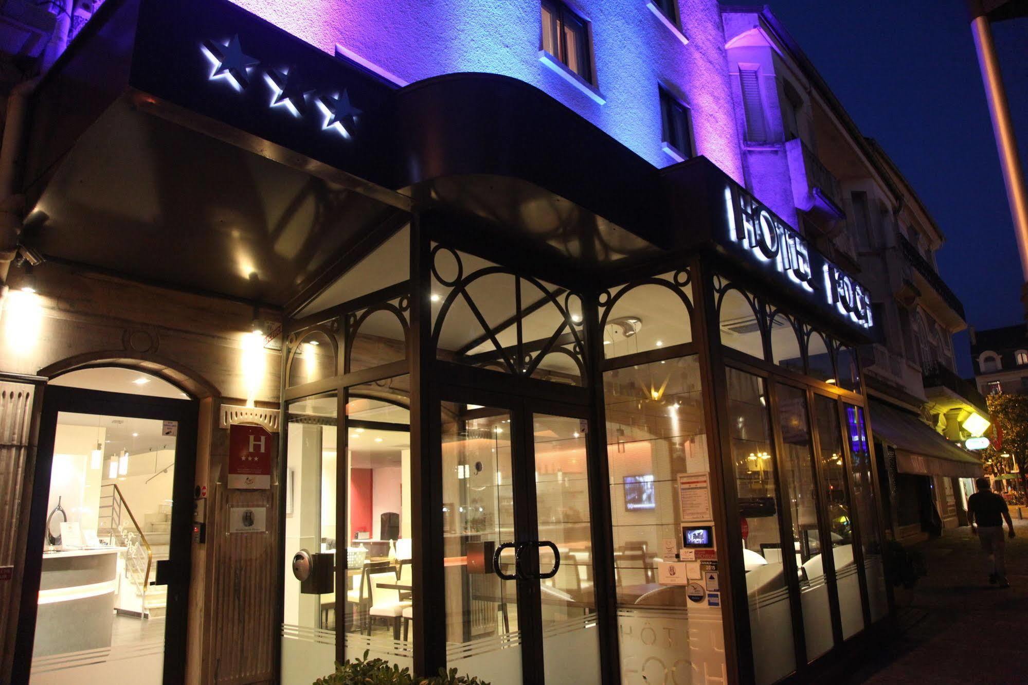 Hotel Foch Tarbes Bagian luar foto