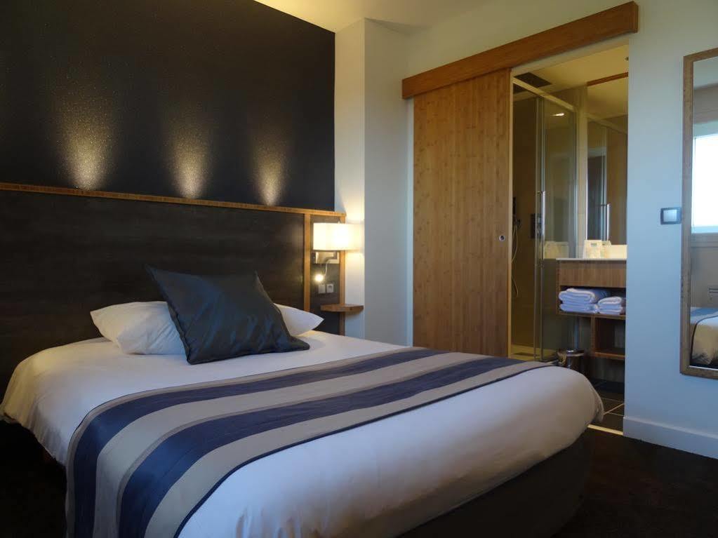 Hotel Foch Tarbes Bagian luar foto