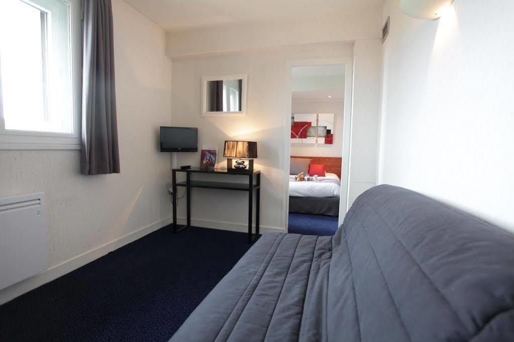 Hotel Foch Tarbes Bagian luar foto
